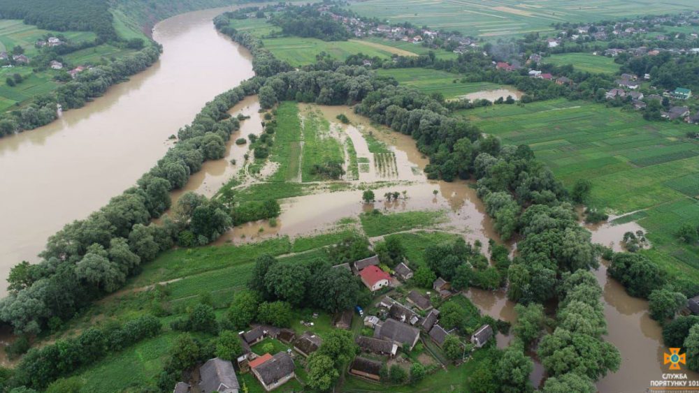 Негода на Тернопільщині: підтоплені десятки будинків, понад 100 людей евакуйовано