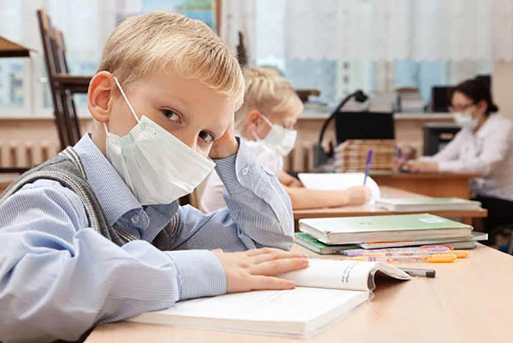 Навчання під загрозою: у шести школах Тернопільщини спалах коронавірусу серед вчителів