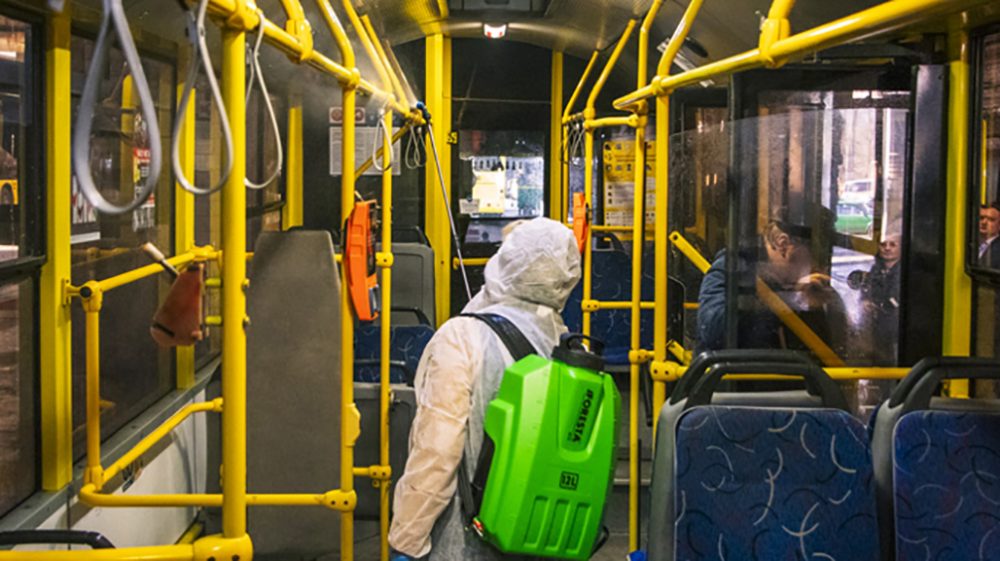 Тернопіль у “червоній зоні”: тролейбуси і маршрутки будуть їздити з табличками “спецтранспорт”