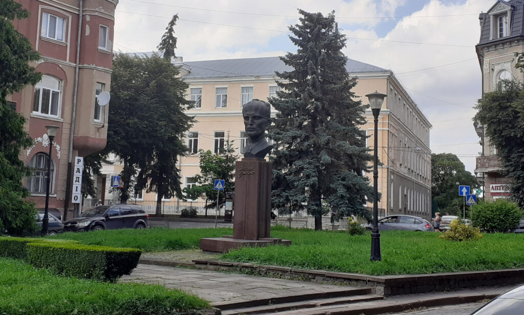 Пам'ятник Ярославу Стецьку у Тернополі