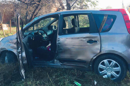 25-річна жінка з Бережан на автомобілі “Ніссан” влетіла під фуру. Двоє травмованих