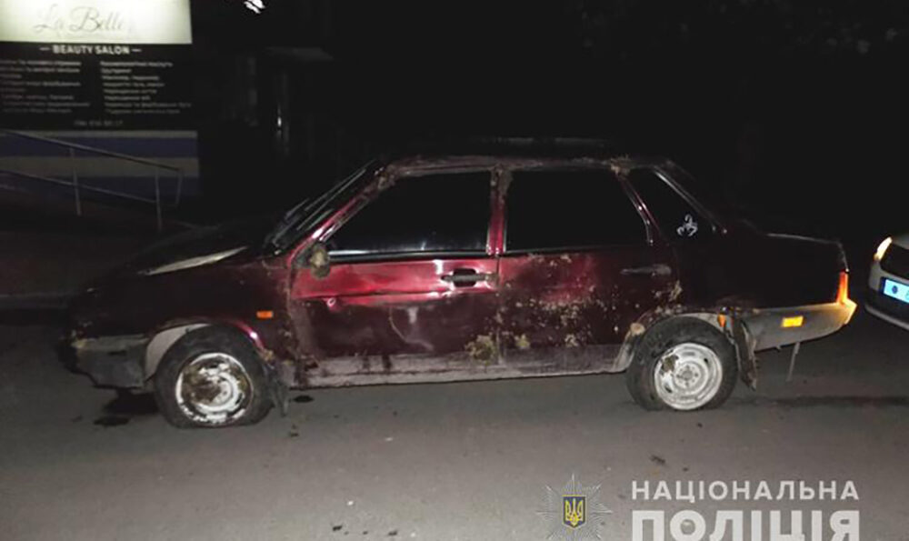 У Тернополі п’яні чоловіки перекинулися на краденому автомобілі