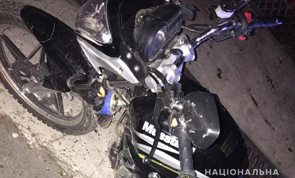 У Бучацькому районі мотоцикліст збив 10-річну дівчинку і залишив місце аварії
