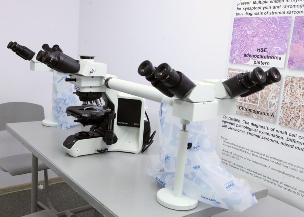 У Тернополі обікрали медичну лабораторію – злодій поцупив два мікроскопи