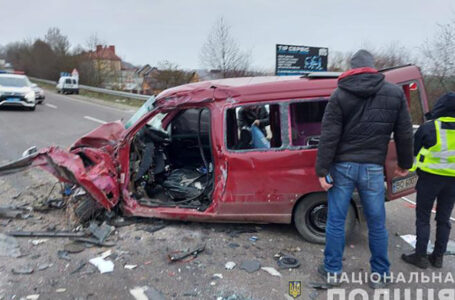 В аварії поблизу Тернополя зіткнулися 4 автомобілі – загинув 29-річний водій “Шкоди”