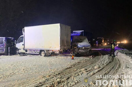 Четверо травмованих: у поліції розповіли деталі аварії, яка трапилася поблизу Тернополя (ФОТО)