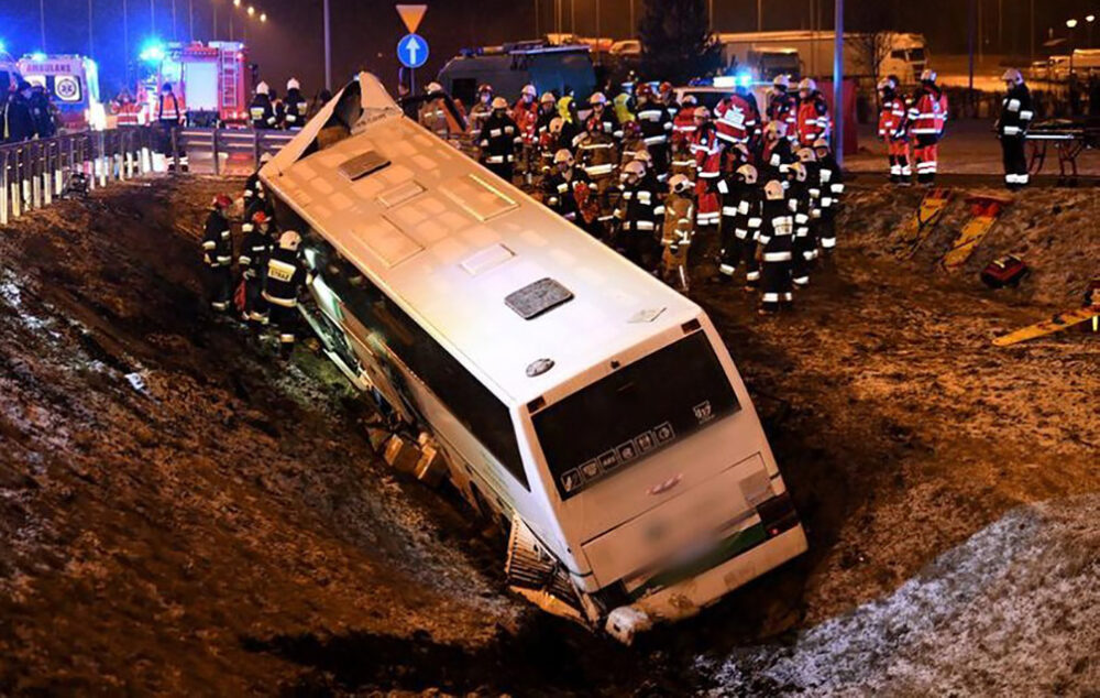 Український автобус потрапив у ДТП в Польщі, є загиблий та поранені (ФОТО)