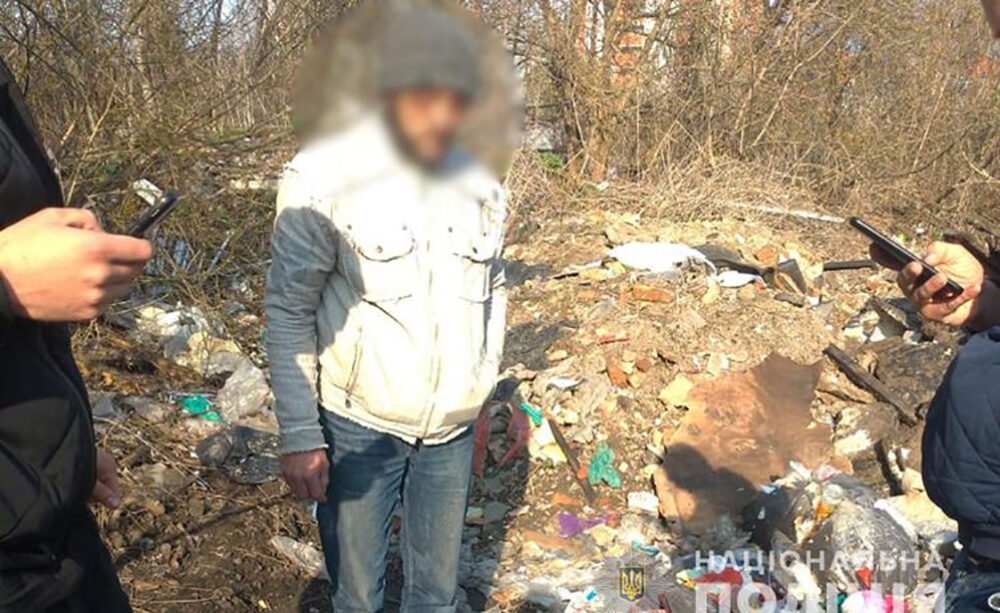 У Тернополі спіймали вандала, який на Микулинецькому цвинтарі пошкодив 80 могил (ФОТО)