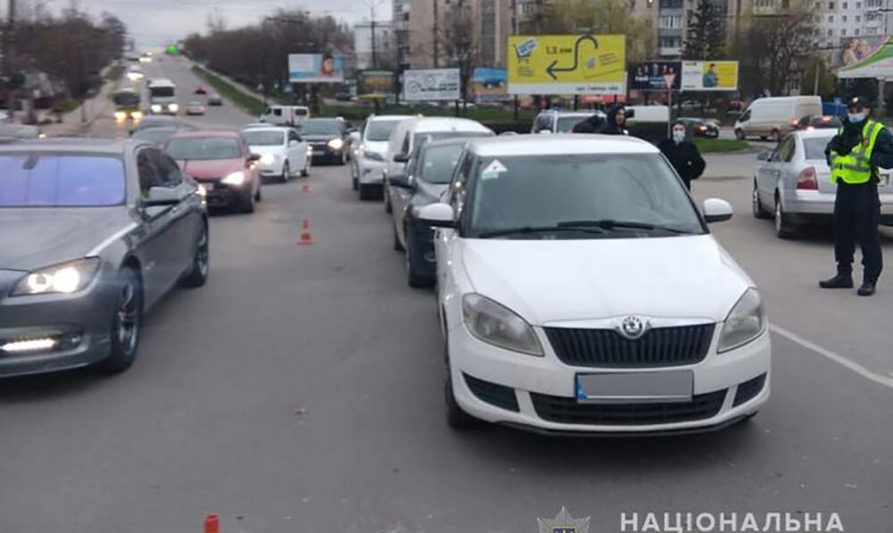 ДТП у Тернополі: на вулиці Острозького зіткнулися 4 автомобілі (ФОТО)