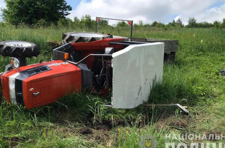 На Підгаєччині перекинувся трактор – водій загинув (ФОТО)