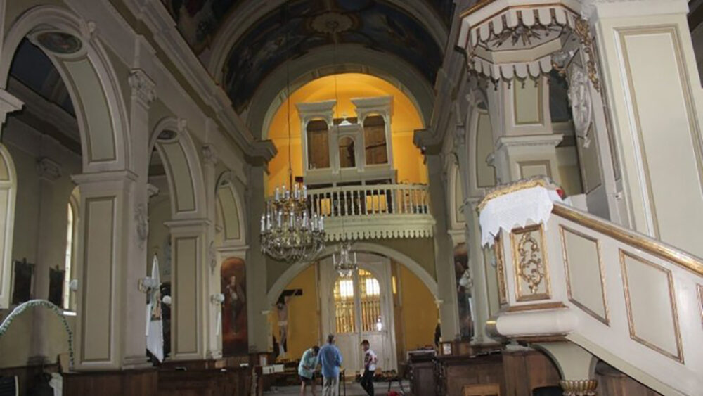 У Кременці відновлюють старовинний церковний орган