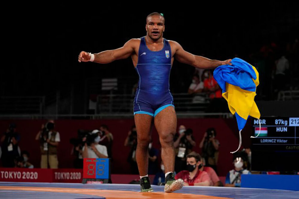 Борець Жан Беленюк здобуває для України першу золоту медаль на Олімпіаді
