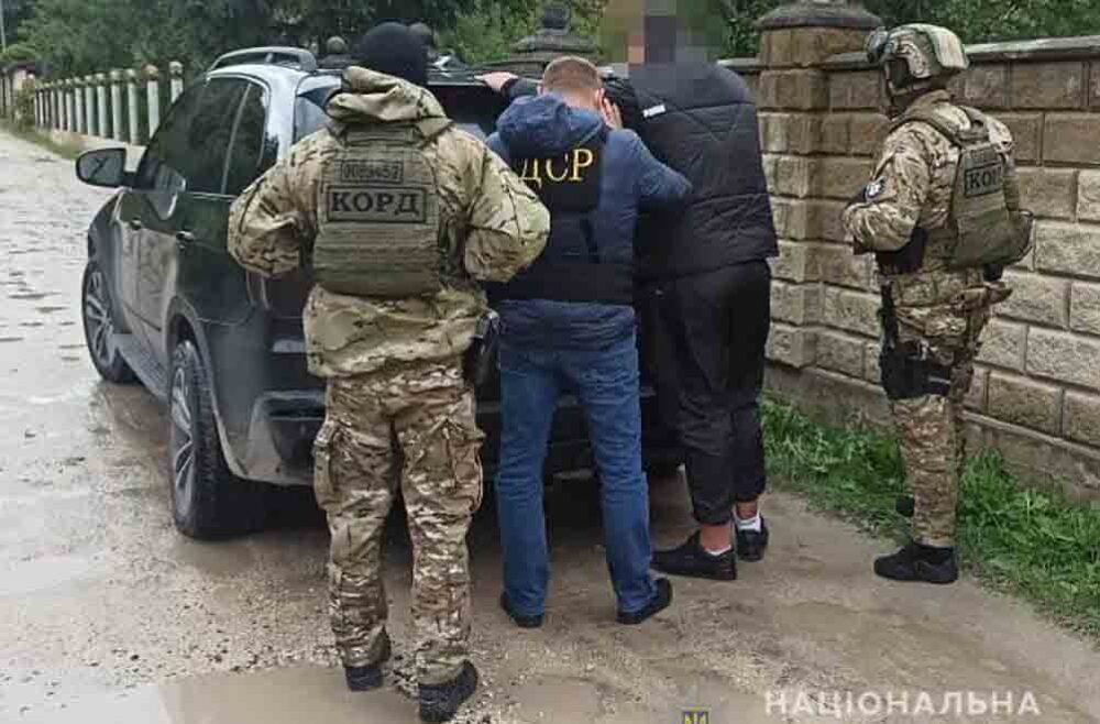 Поблизу Почаєва затримали банду рекетирів, які намагалися “кришувати” Кременецький район