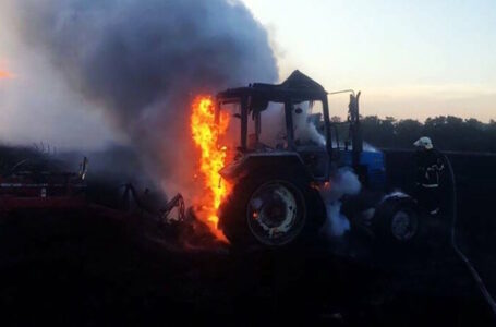 На Монастирищині у полі згорів трактор