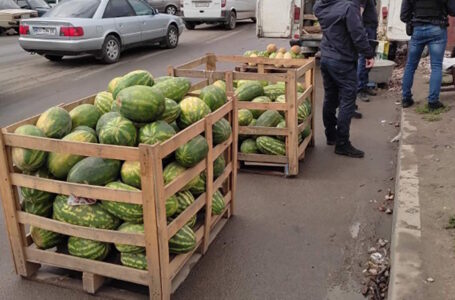 У Тернополі через 13 днів торговцям повернули арештовані кавуни