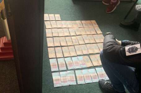 Тернопільські прокурори викрили начальника управління Держпраці на хабарі у розмірі 67000 гривень