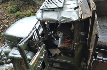 На Теребовлянщині п’яний водій перекинувся на вантажівці і потім втік з лікарні