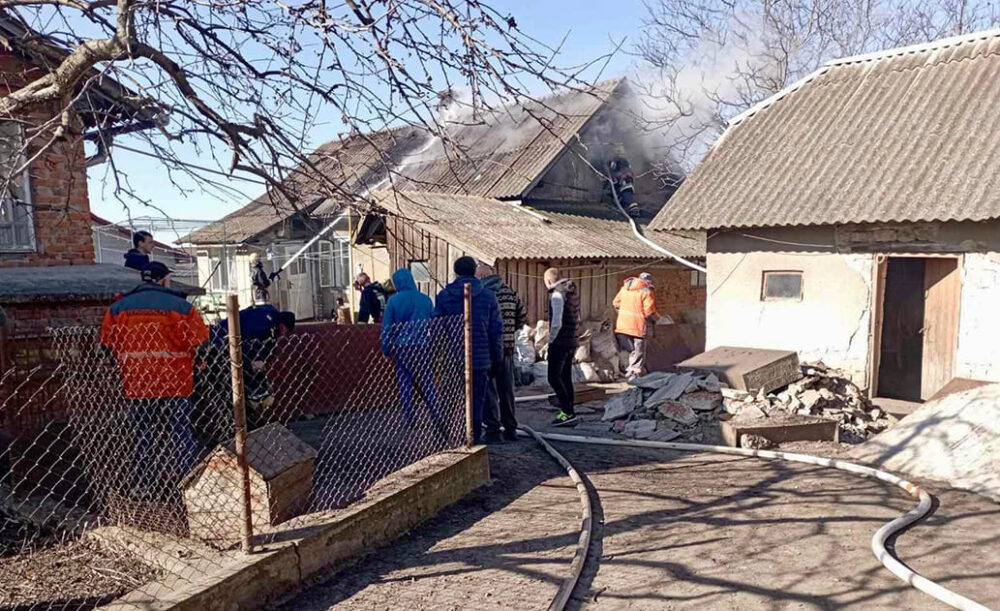 Пожежа на Бучаччині: горіла господарська будівля (ФОТО)