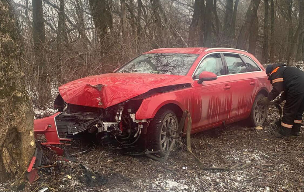 На Тернопільщині в аварію потрапив автомобіль із гуманітарною допомогою для киян