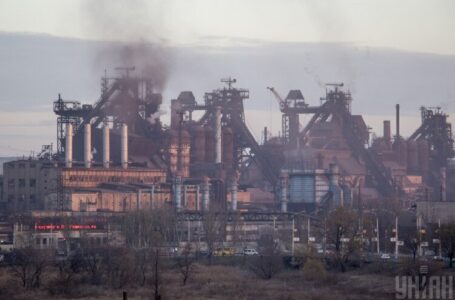 “Завод Азовсталь розбомблений та знищений практично повністю” – полк “Азов”