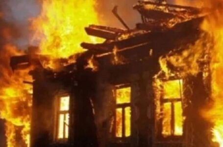 Пожежа у Буданові: згорів дах господарської будівлі