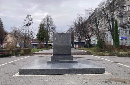 У Тернополі тихо демонтували пам’ятник Пушкіну (ФОТО)
