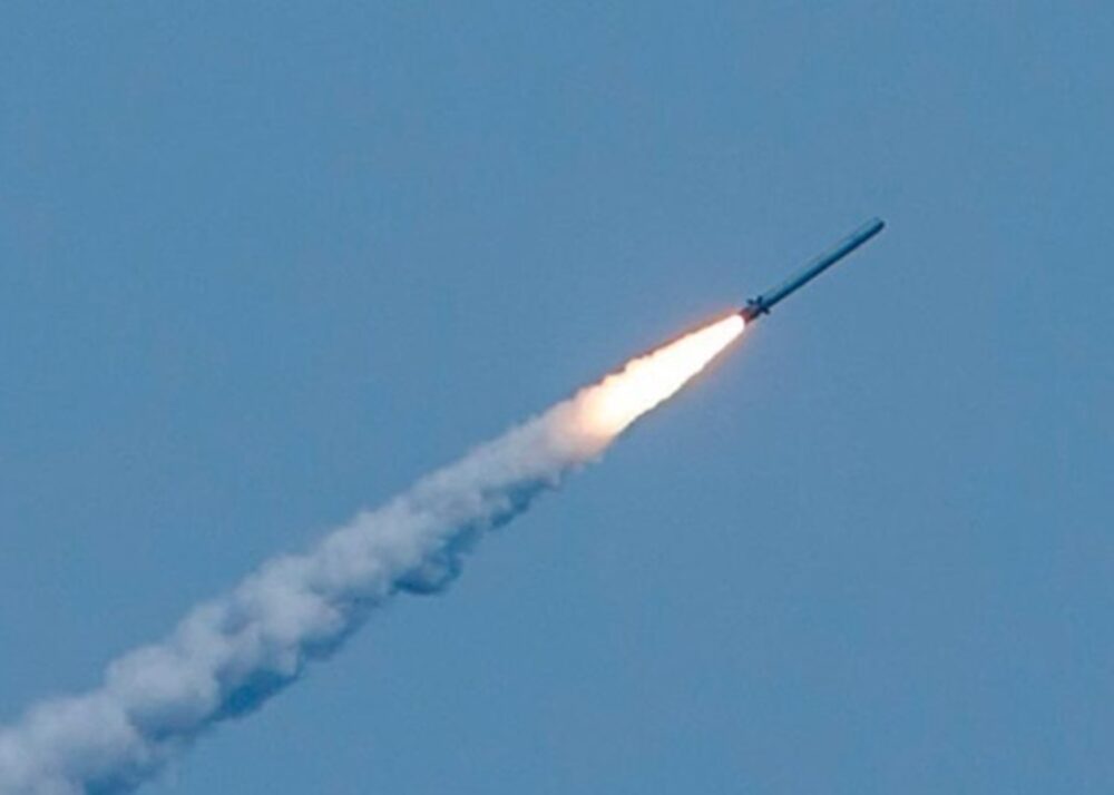 Росіяни завдали ракетних ударів по Львівщині – у двох населених пунктах пожежі