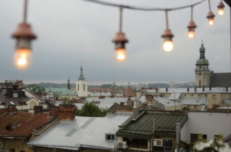 У Львові пролунали вибухи на об’єктах енергетики
