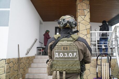 Поліція затримала трьох жителів Кременеччини, які переправляли через кордон чоловіків призовного віку
