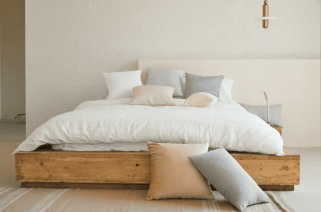 Який матеріал краще обрати при покупці дерев’яного ліжка?