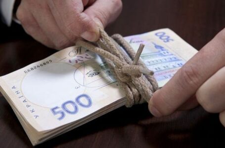 Житель Теребовлі віддав шахраям 450 тисяч гривень