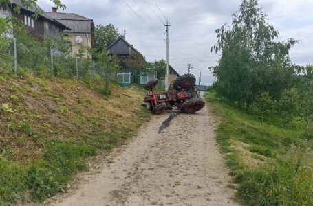 На Бережанщині перекинувся трактор. Водій загинув