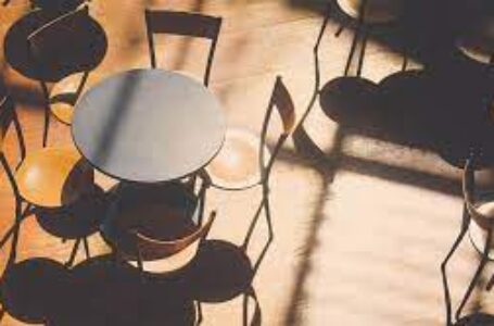Меблі для кафе: як обрати і на що слід звернути увагу
