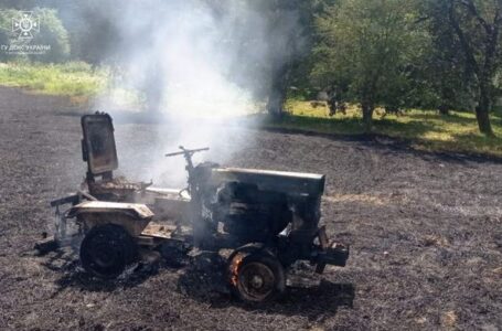 На Теребовлянщині згорів трактор (ФОТО)