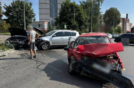 У Тернополі біля “Берегині” зіткнулися три автомобілі. Є травмовані