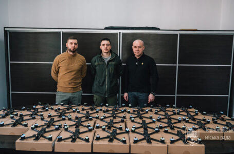 Сергій Надал: Передали ще 30 ударних FPV дронів нашим артилеристам