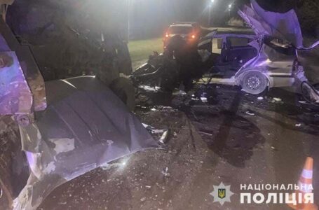 На Кременеччині водій “Шкоди” врізався у трактор і отримав важкі травми