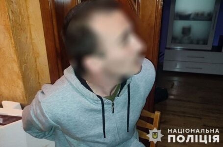 На Чортківщині 27-річний чоловік завдав матері ножового поранення
