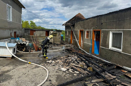 У Білобожницькій громаді горіла господарська будівля (ФОТО)