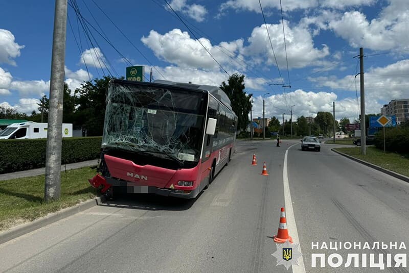 автобус аварія