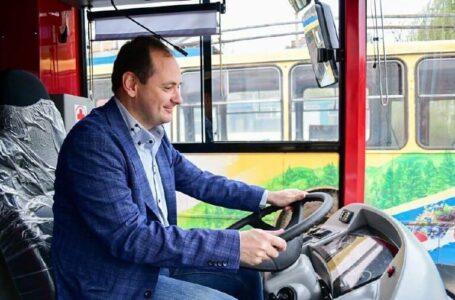В Івано-Франківську на 50% подорожчав проїзд у громадському транспорті
