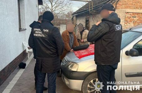 У Кременці чиновник міськради попався на хабарі у розмірі 25000 гривень