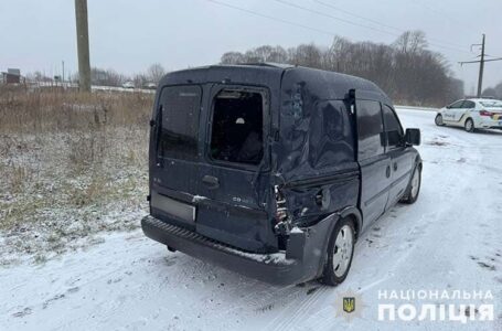 На чистилівському перехресті зіткнулися DAF і Opel Combo