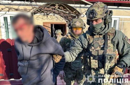 На Бучаччині п’яний чоловік погрожував рідним підірвати гранату