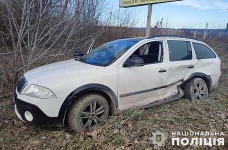 У Чорткові зіткнулися “Фольксваген” та “Шкода”. Є травмовані