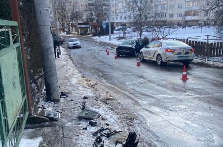 У Тернополі п’яний водій заїхав в електричну опору (ФОТО)