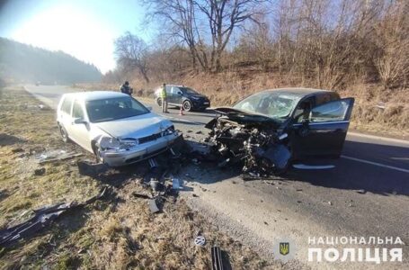 У Монастириській громаді зіткнулися три автомобілі. Є травмовані