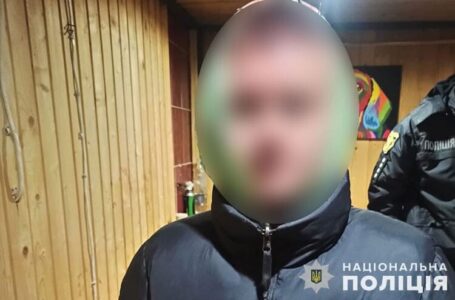 Житель Кременця гучно “відсвяткував” своє 20-річчя: поранив сокирою трьох людей