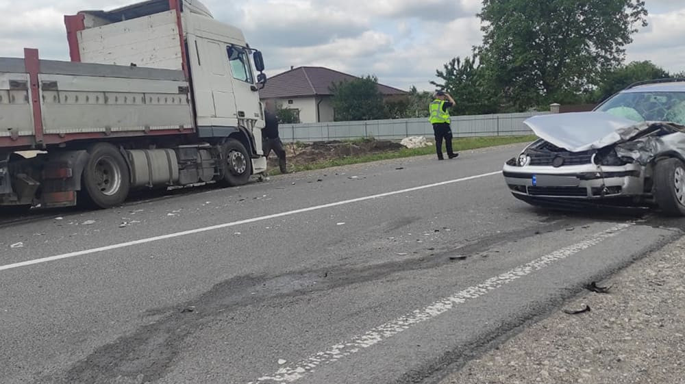 У Кам’янках водійка “Фольксвагена” зіткнулася із вантажівкою