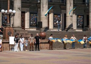 Акцію-нагадування про військовополонених та безвісти зниклих провели у Тернополі